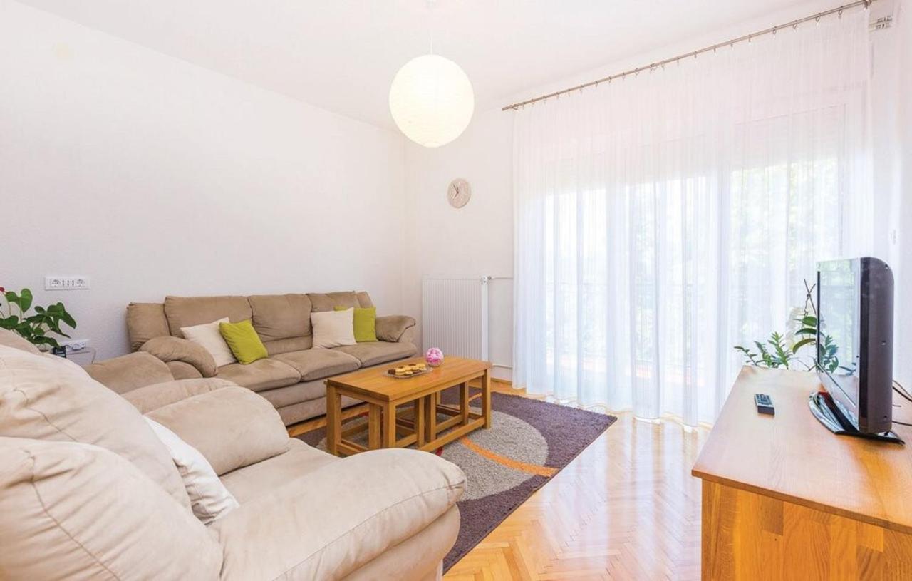 Big White Apartment Novi Vinodolski Eksteriør bilde